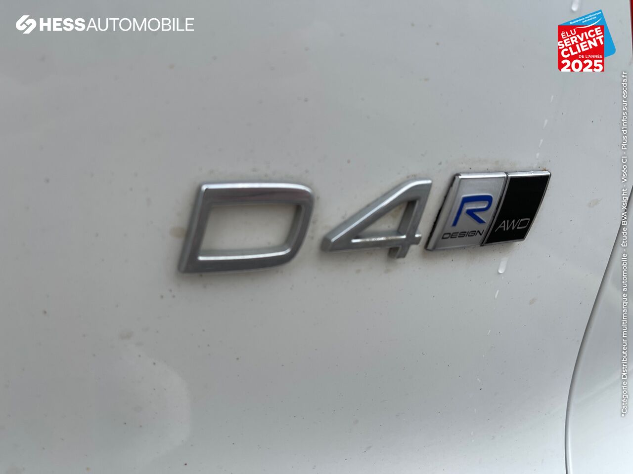 Véhicule d'occasion VOLVO XC40 D4 ADBLUE AWD 190CH R-DESIGN GEARTRONIC 8 GPS CAMERA ATTELAGE chez Volvo Epernay