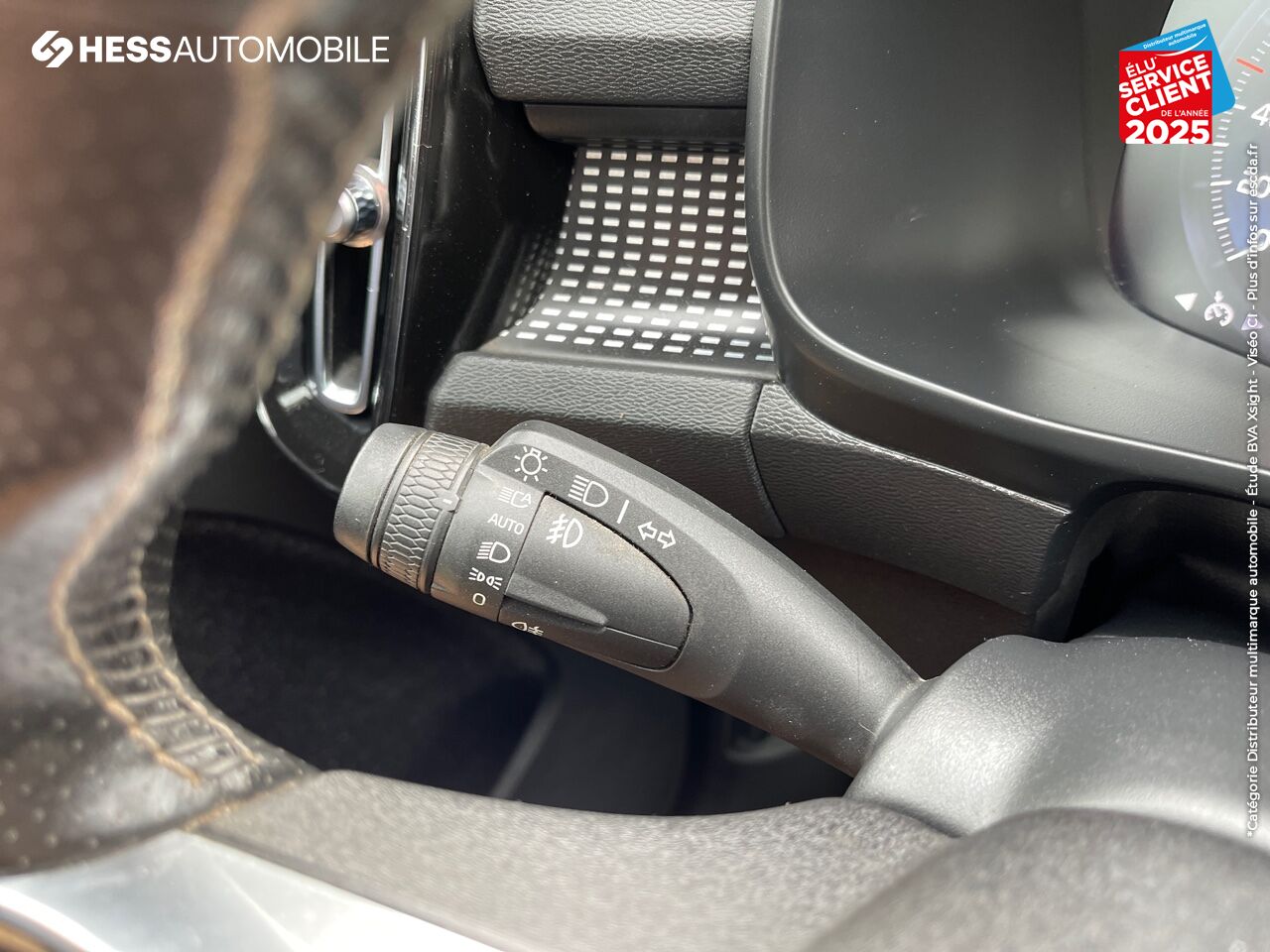 Véhicule d'occasion VOLVO XC40 D4 ADBLUE AWD 190CH R-DESIGN GEARTRONIC 8 GPS CAMERA ATTELAGE chez Volvo Epernay