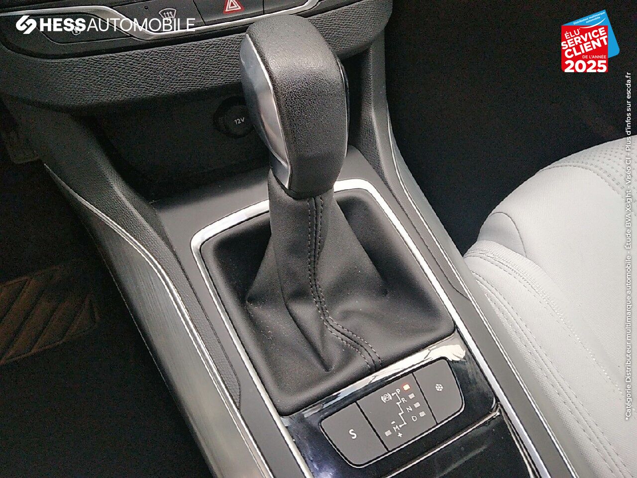 Véhicule d'occasion PEUGEOT 308 1.2 PURETECH 130CH ALLURE S/S EAT6 5P GPS CAMERA chez Peugeot Sedan