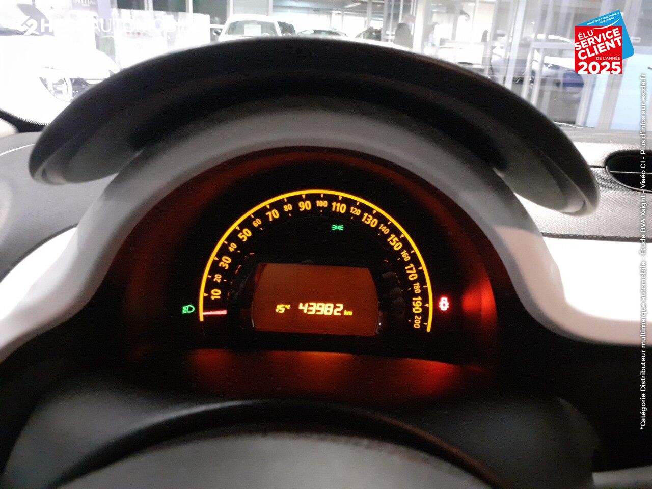 Véhicule d'occasion RENAULT TWINGO 1.0 SCE 70CH STOPSTART ZEN ECO chez Renault Montbéliard