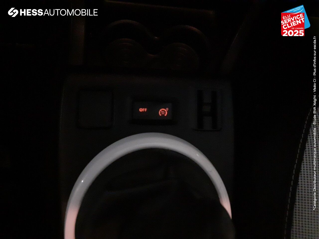Véhicule d'occasion RENAULT TWINGO 1.0 SCE 70CH STOPSTART ZEN ECO chez Renault Montbéliard