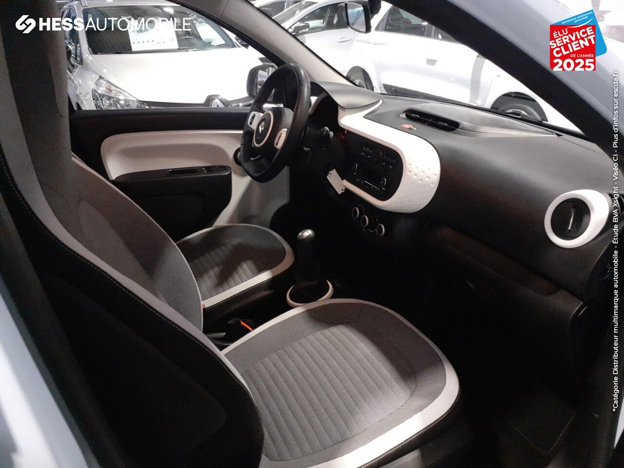 Véhicule d'occasion RENAULT TWINGO 1.0 SCE 70CH STOPSTART ZEN ECO chez Renault Montbéliard
