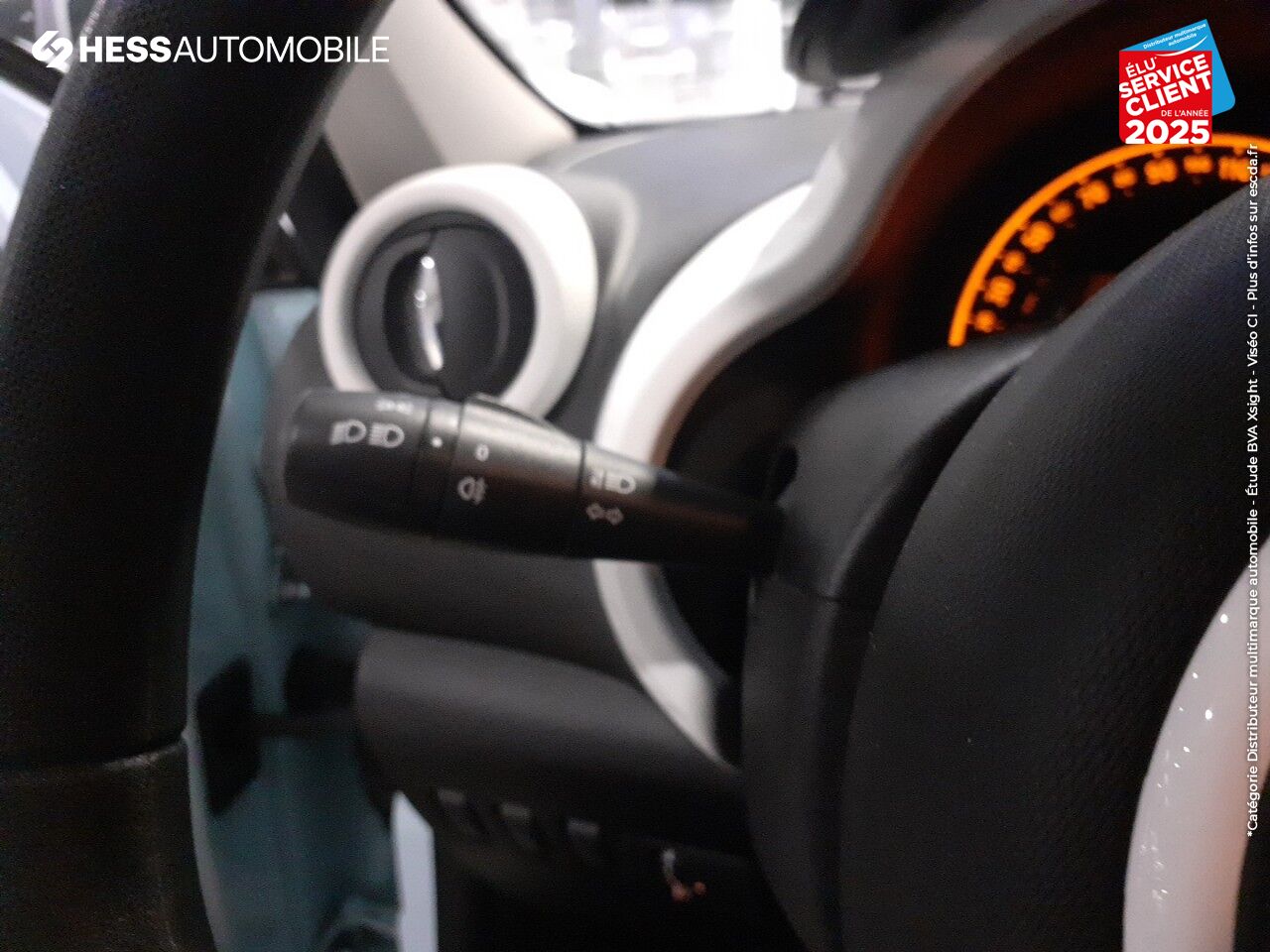 Véhicule d'occasion RENAULT TWINGO 1.0 SCE 70CH STOPSTART ZEN ECO chez Renault Montbéliard