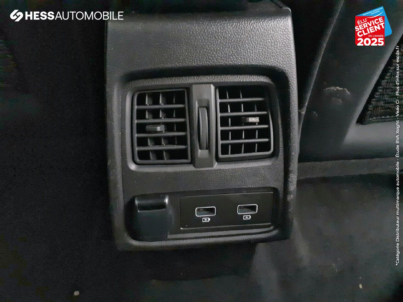 Véhicule d'occasion RENAULT CAPTUR 1.6 E-TECH HYBRIDE RECHARGEABLE 160CH TECHNO chez Renault Sélestat