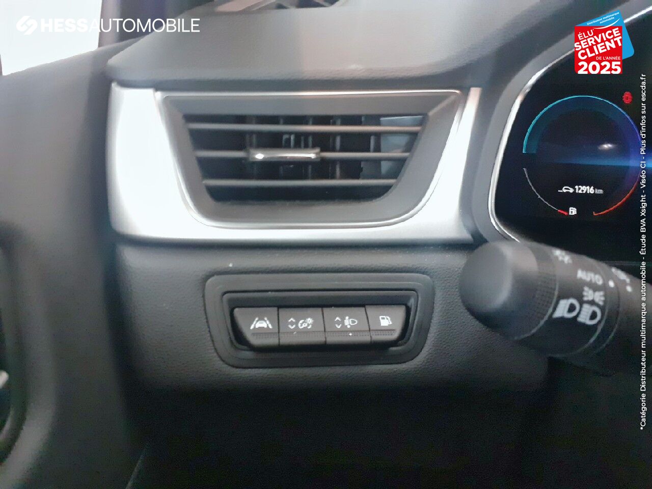 Véhicule d'occasion RENAULT CAPTUR 1.6 E-TECH HYBRIDE RECHARGEABLE 160CH TECHNO chez Renault Sélestat