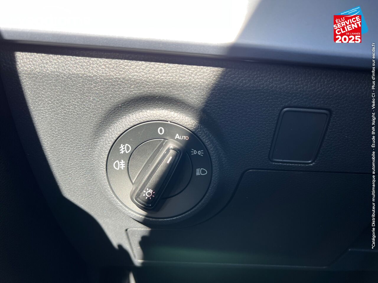 Véhicule d'occasion SEAT ARONA 1.0 TSI 110CH FR DSG7 CAMERA GPS chez Le Veodrome