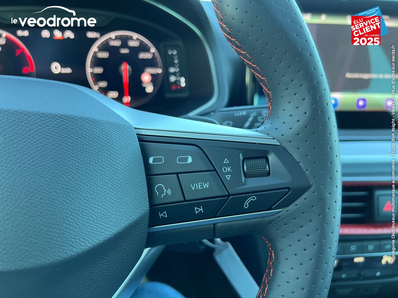 Véhicule d'occasion SEAT ARONA 1.0 TSI 110CH FR DSG7 CAMERA GPS chez Le Veodrome