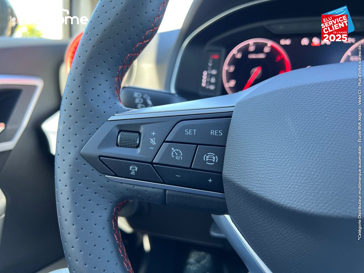 Véhicule d'occasion SEAT ARONA 1.0 TSI 110CH FR DSG7 CAMERA GPS chez Le Veodrome