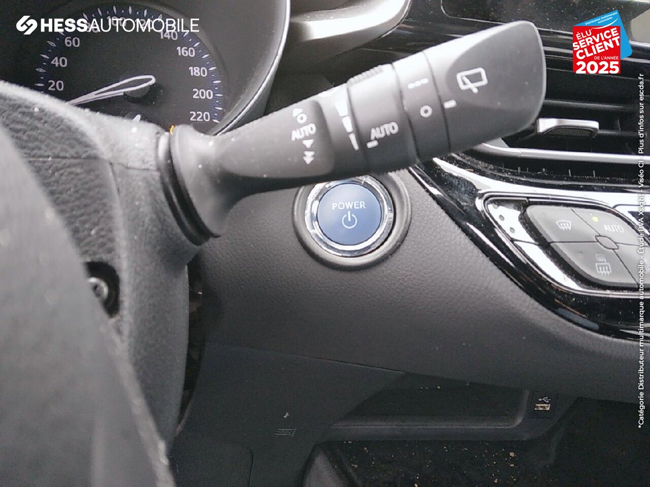 Véhicule d'occasion TOYOTA C-HR 184H DISTINCTIVE 2WD E-CVT MY22 chez Toyota Sarreguemines