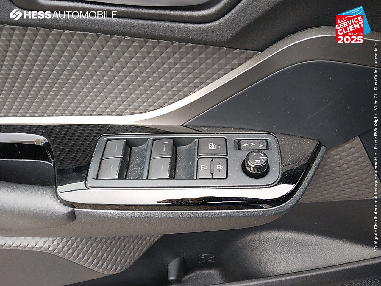Véhicule d'occasion TOYOTA C-HR 184H DISTINCTIVE 2WD E-CVT MY22 chez Toyota Sarreguemines