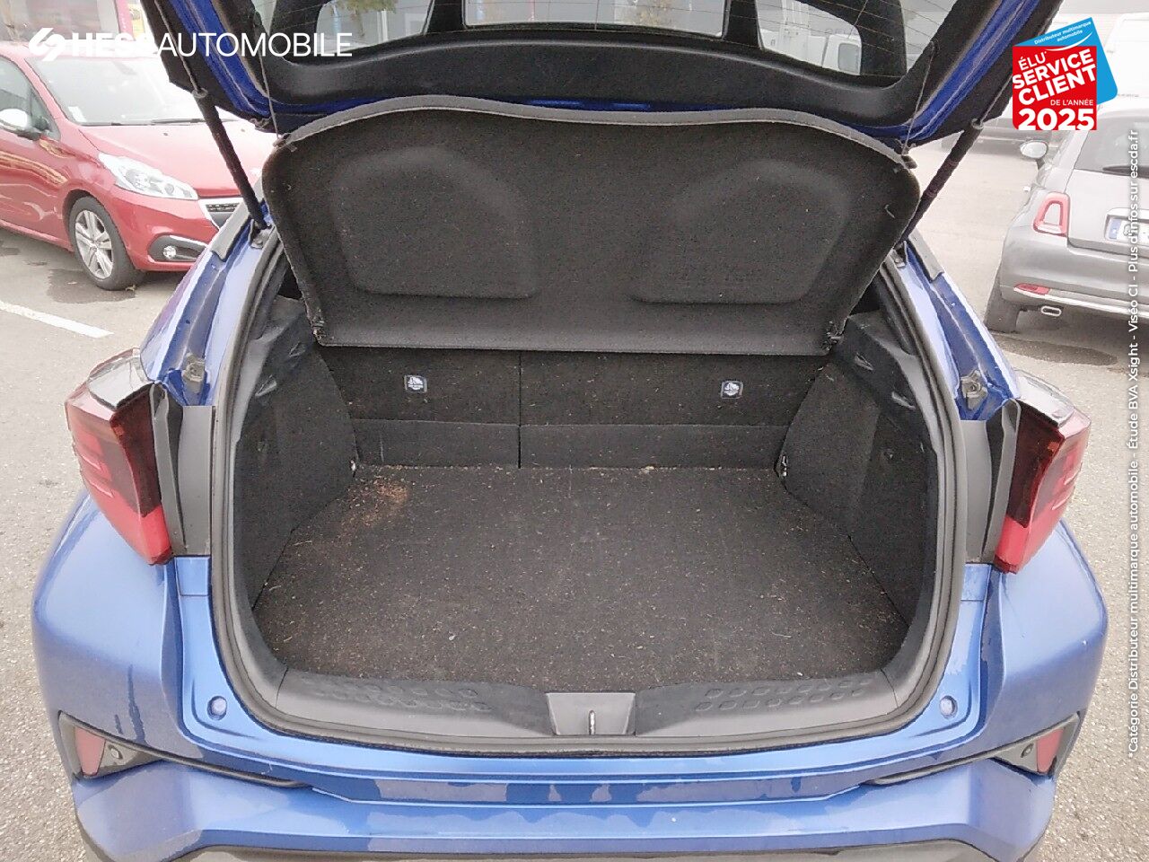 Véhicule d'occasion TOYOTA C-HR 184H DISTINCTIVE 2WD E-CVT MY22 chez Toyota Sarreguemines