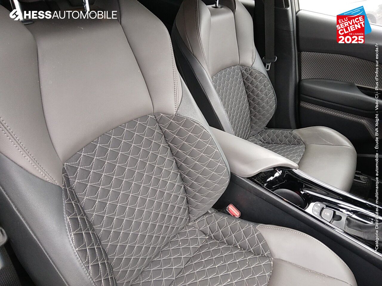 Véhicule d'occasion TOYOTA C-HR 184H DISTINCTIVE 2WD E-CVT MY22 chez Toyota Sarreguemines