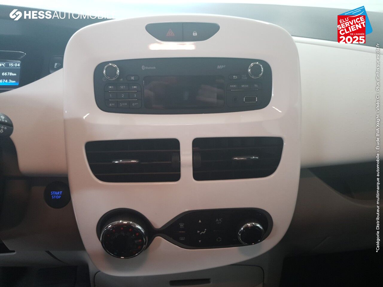 Véhicule d'occasion RENAULT ZOE LIFE CHARGE NORMALE R90 MY19 chez Renault Saint-Louis