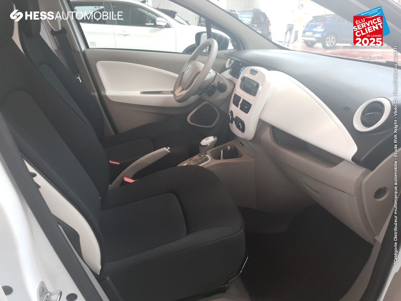 Véhicule d'occasion RENAULT ZOE LIFE CHARGE NORMALE R90 MY19 chez Renault Saint-Louis