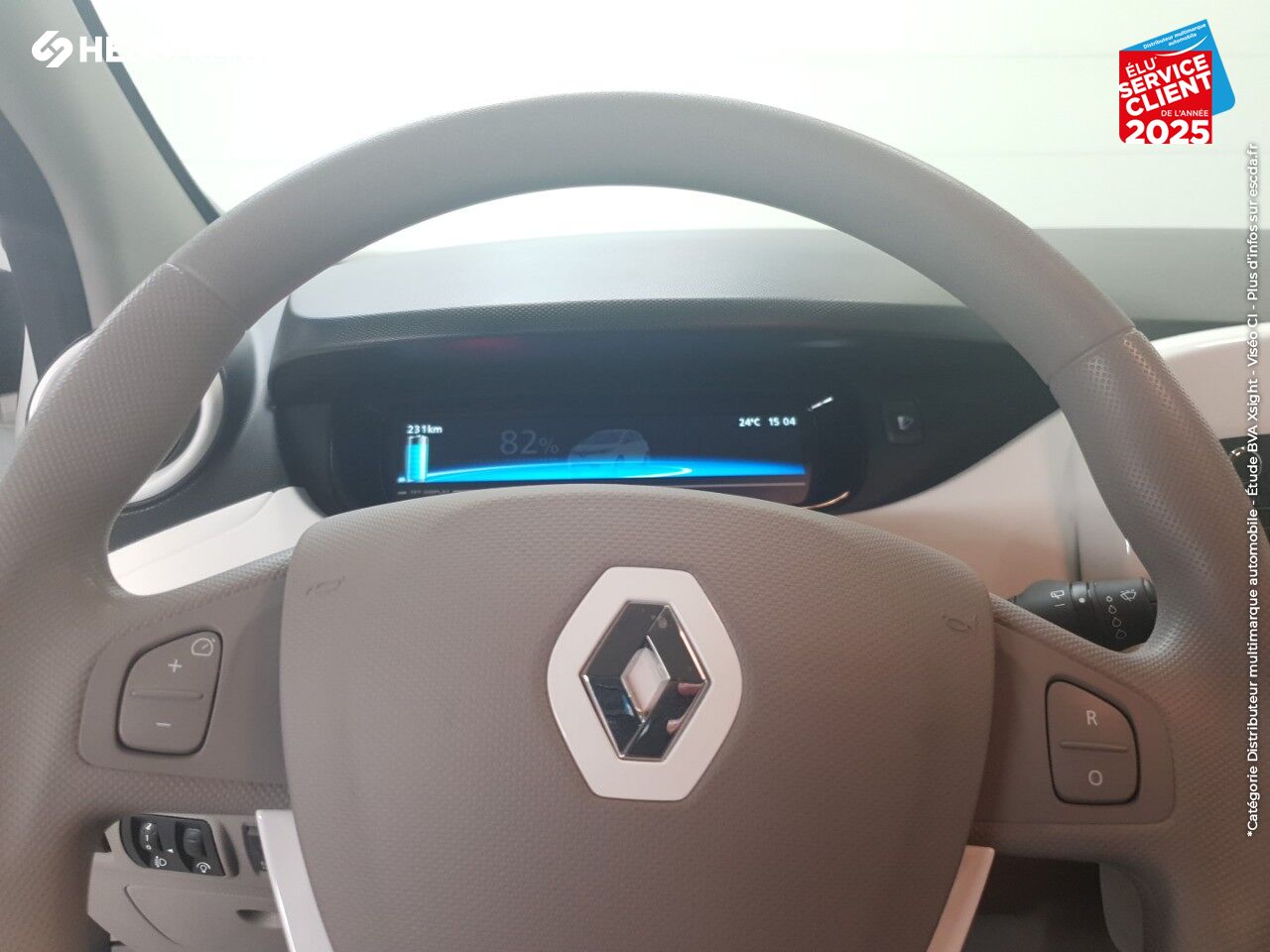 Véhicule d'occasion RENAULT ZOE LIFE CHARGE NORMALE R90 MY19 chez Renault Saint-Louis