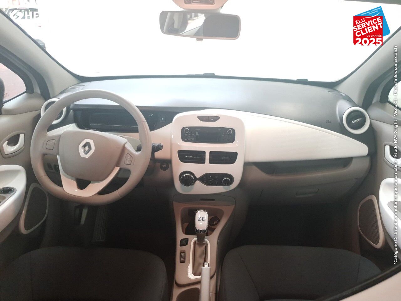 Véhicule d'occasion RENAULT ZOE LIFE CHARGE NORMALE R90 MY19 chez Renault Saint-Louis