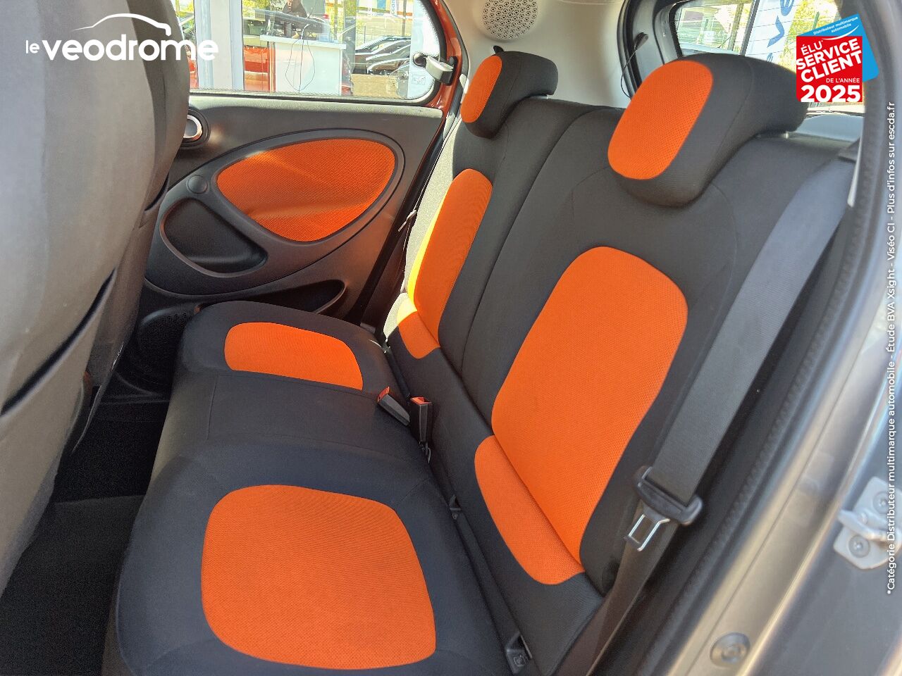 Véhicule d'occasion SMART FORFOUR 90CH PASSION TWINAMIC chez Le Veodrome