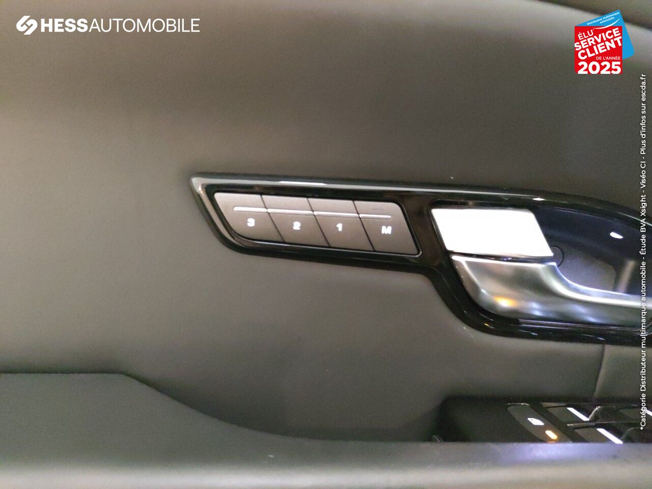 Véhicule d'occasion LAND-ROVER EVOQUE 2.0 TD4 180 HSE BVA MARK III GPS CAMERA SIEGES CHAUF chez Land Rover Strasbourg