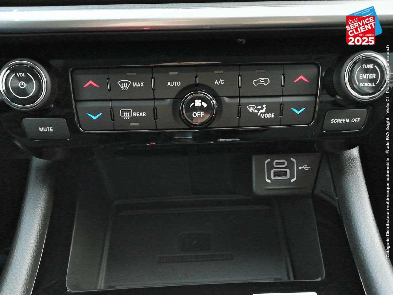 Véhicule d'occasion JEEP COMPASS 1.3 GSE T4 190CH LIMITED 4XE PHEV AT6 chez Fiat Besançon