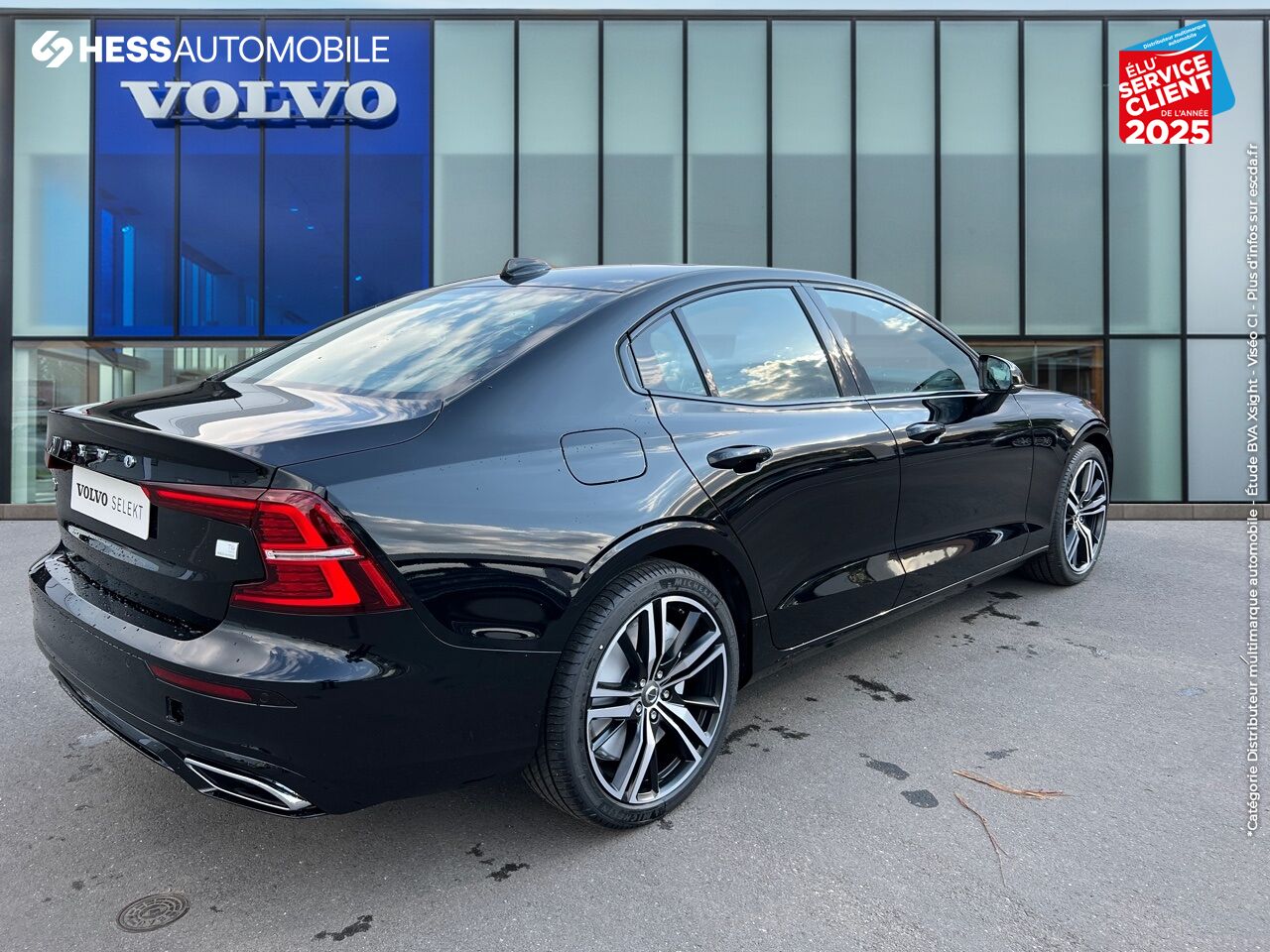 Véhicule neuf VOLVO S60 T6 AWD 253 + 87CH R-DESIGN GEARTRONIC 8 chez HESS Automobile