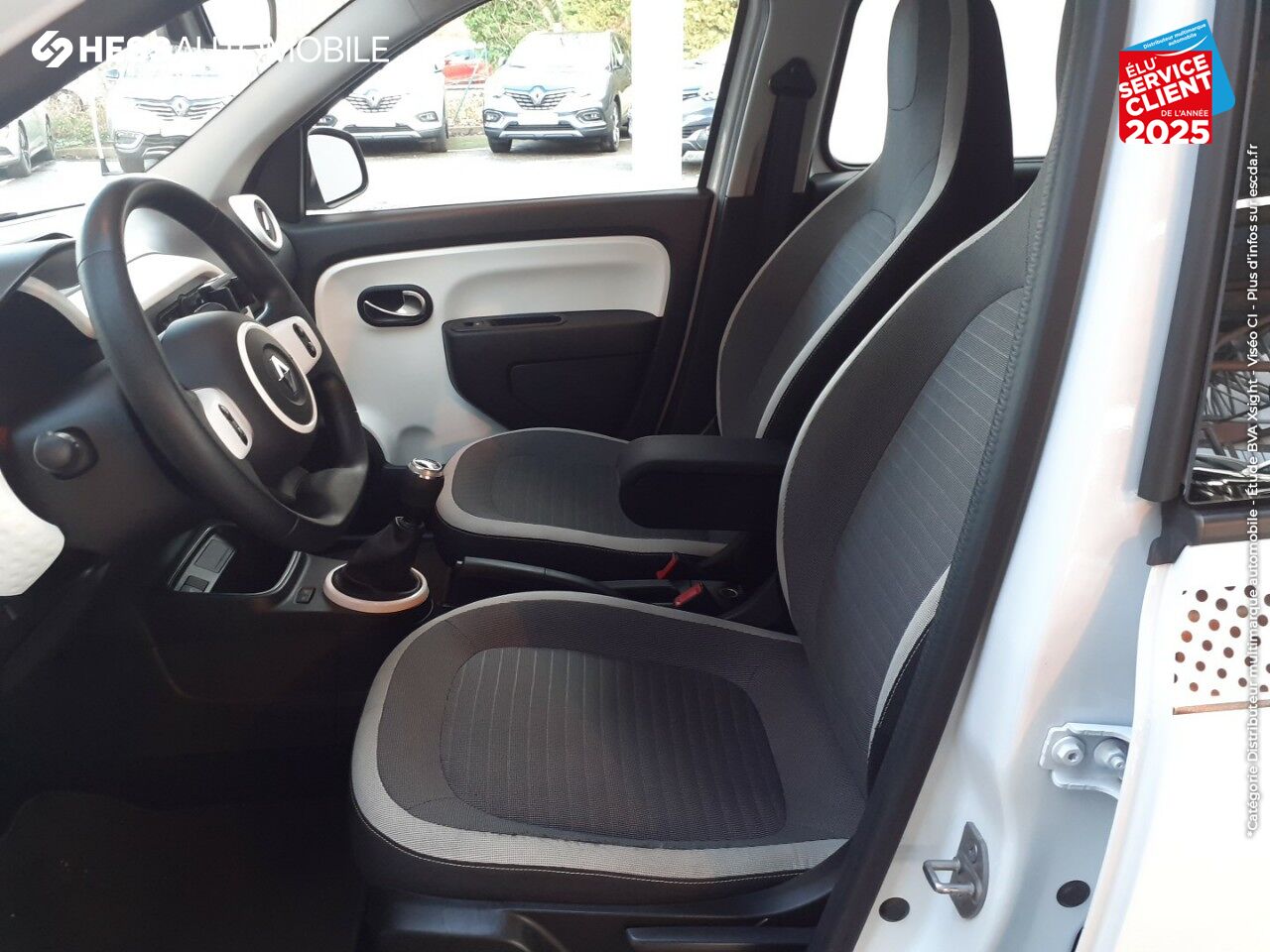 Véhicule d'occasion RENAULT TWINGO 1.0 SCE 75CH ZEN - 20 chez Renault Mulhouse
