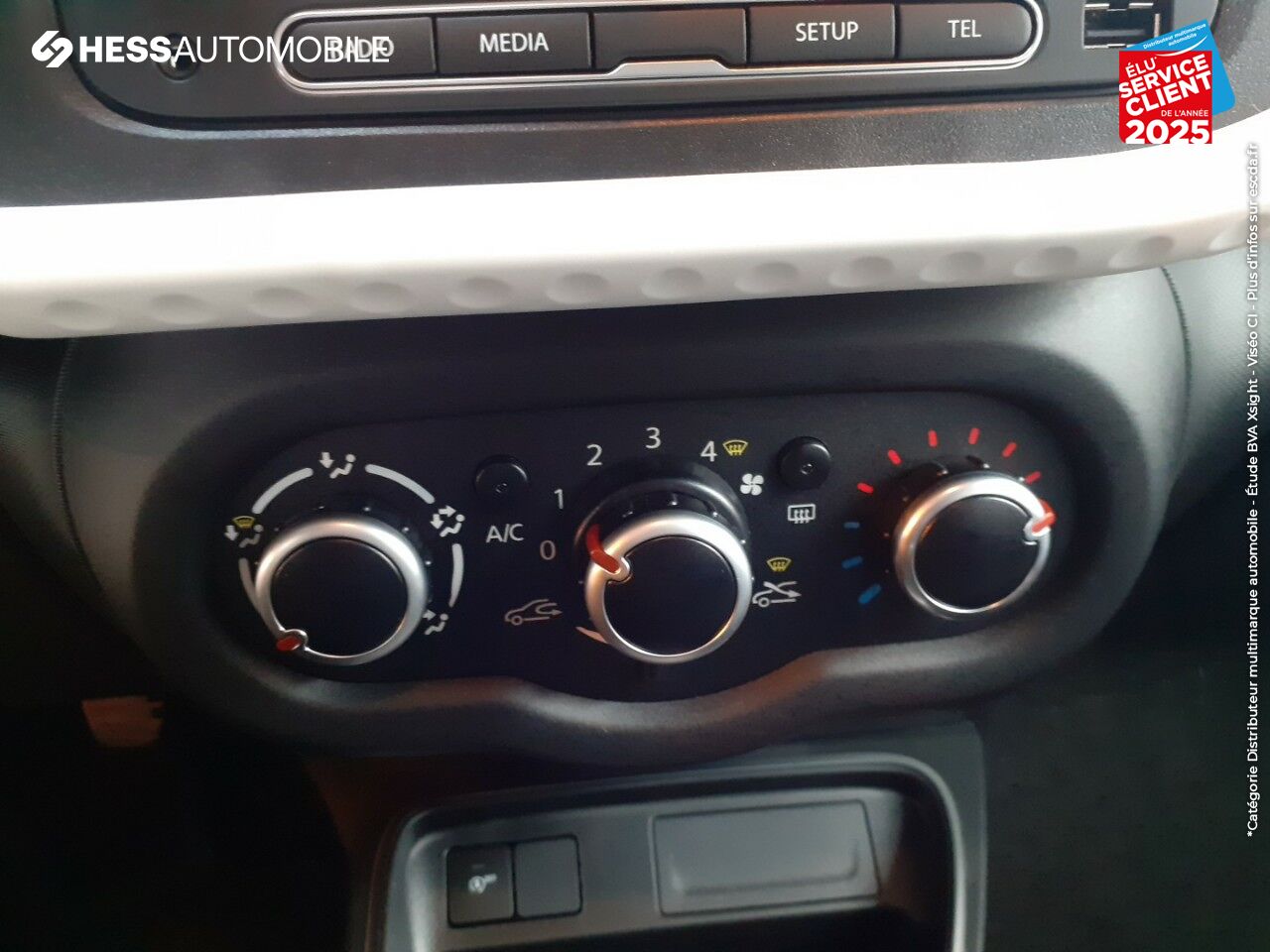 Véhicule d'occasion RENAULT TWINGO 1.0 SCE 75CH ZEN - 20 chez Renault Mulhouse