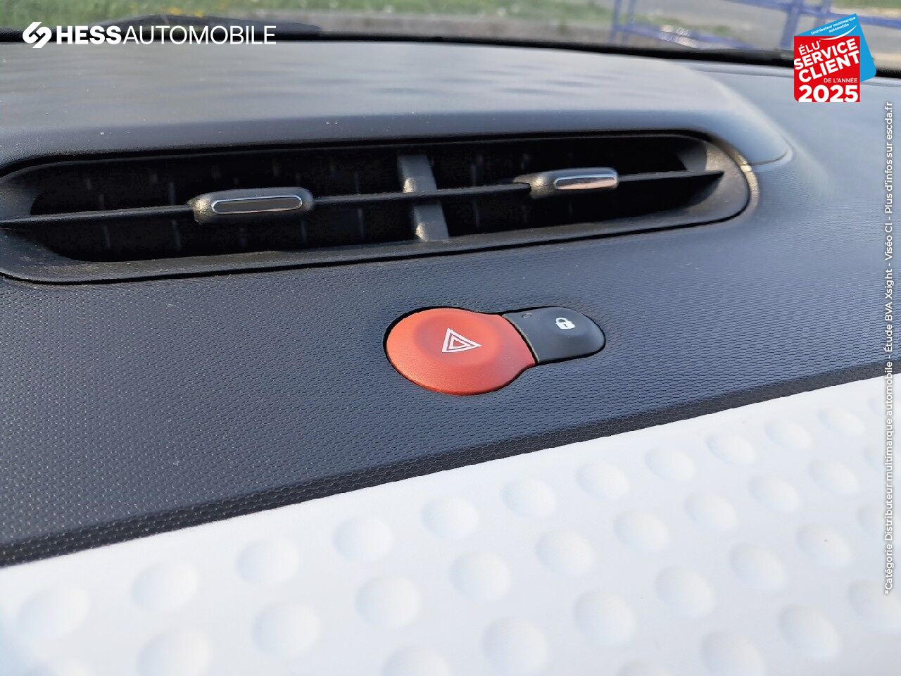 Véhicule d'occasion RENAULT TWINGO 0.9 TCE 90 CH LIMITED chez Renault Colmar