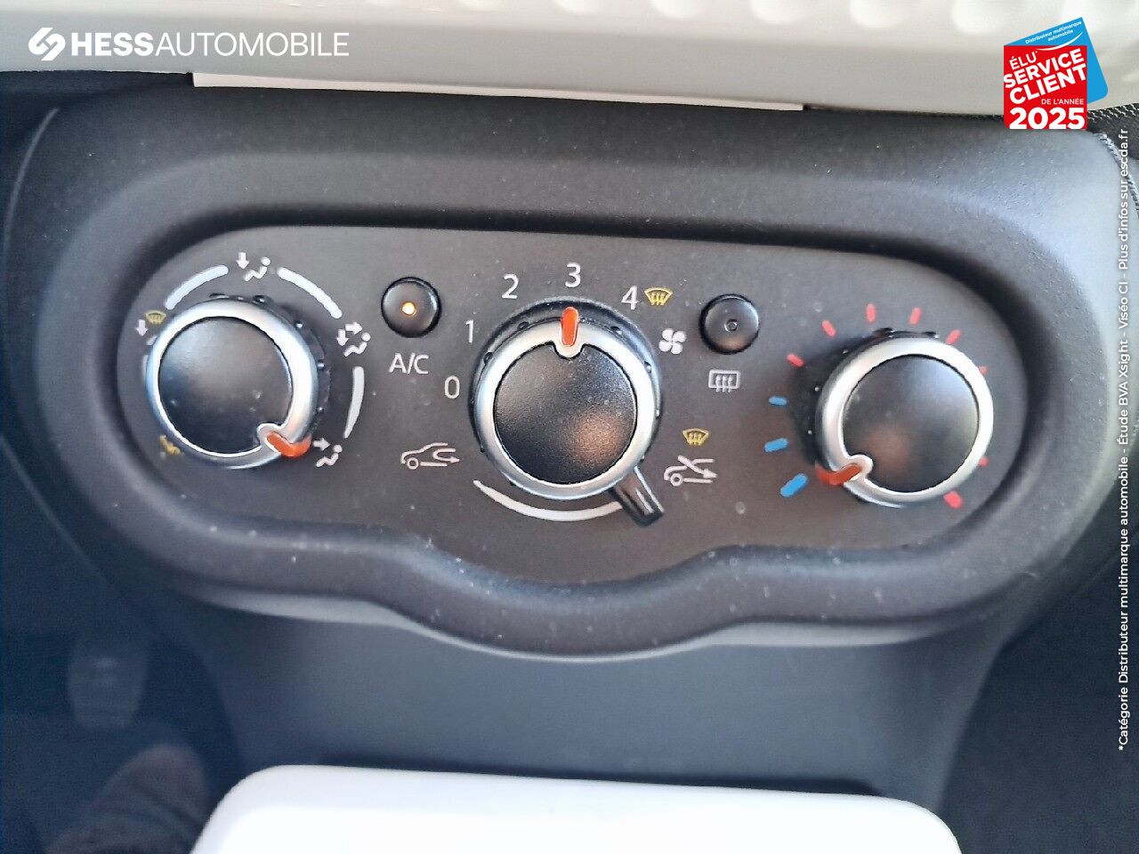 Véhicule d'occasion RENAULT TWINGO 0.9 TCE 90 CH LIMITED chez Renault Colmar