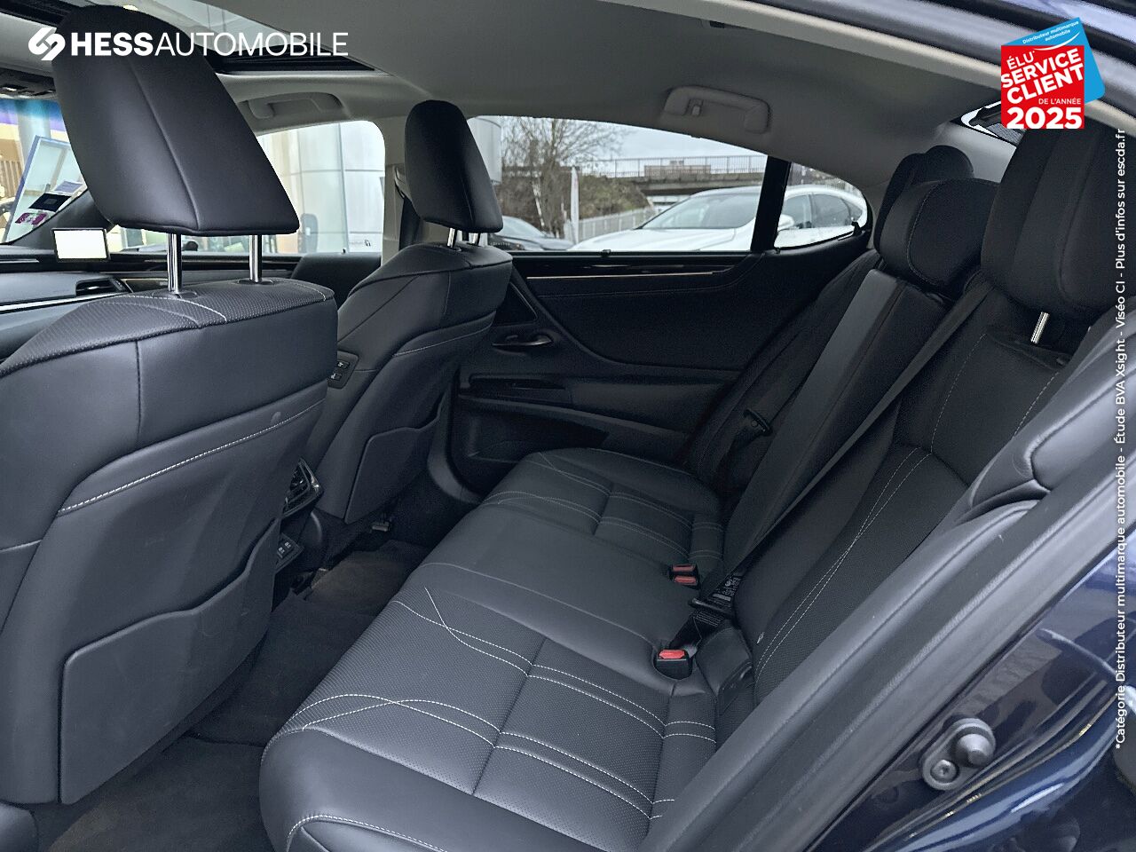 Véhicule d'occasion LEXUS ES 300H EXECUTIVE MY21 SIEGES CHAUF/VENTIL/CUIR VOLANT CHAUF GPS HUD chez Land Rover Metz