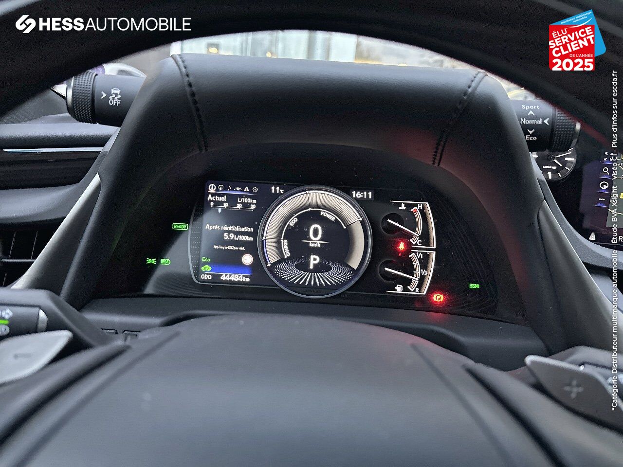 Véhicule d'occasion LEXUS ES 300H EXECUTIVE MY21 SIEGES CHAUF/VENTIL/CUIR VOLANT CHAUF GPS HUD chez Land Rover Metz