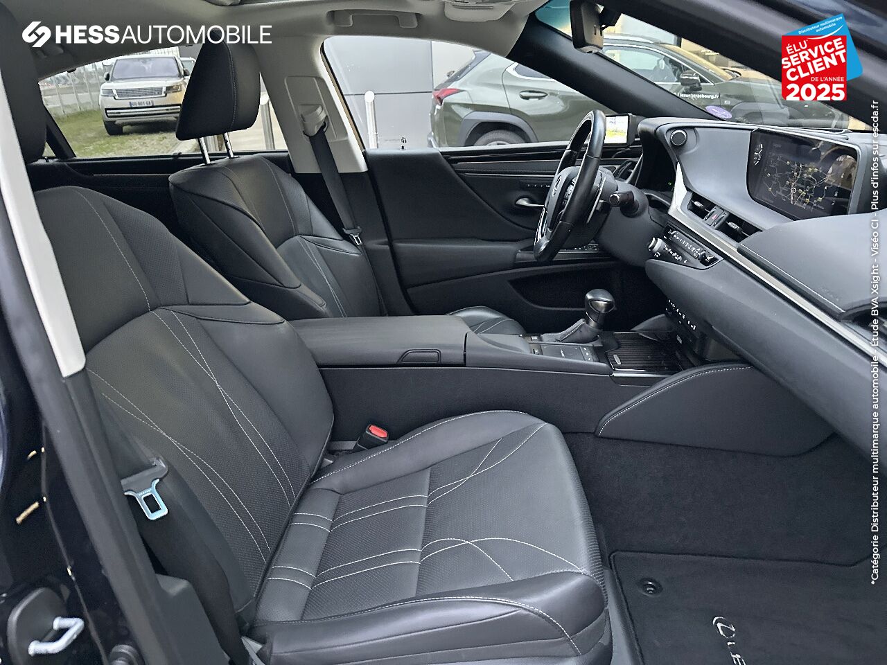 Véhicule d'occasion LEXUS ES 300H EXECUTIVE MY21 SIEGES CHAUF/VENTIL/CUIR VOLANT CHAUF GPS HUD chez Land Rover Metz