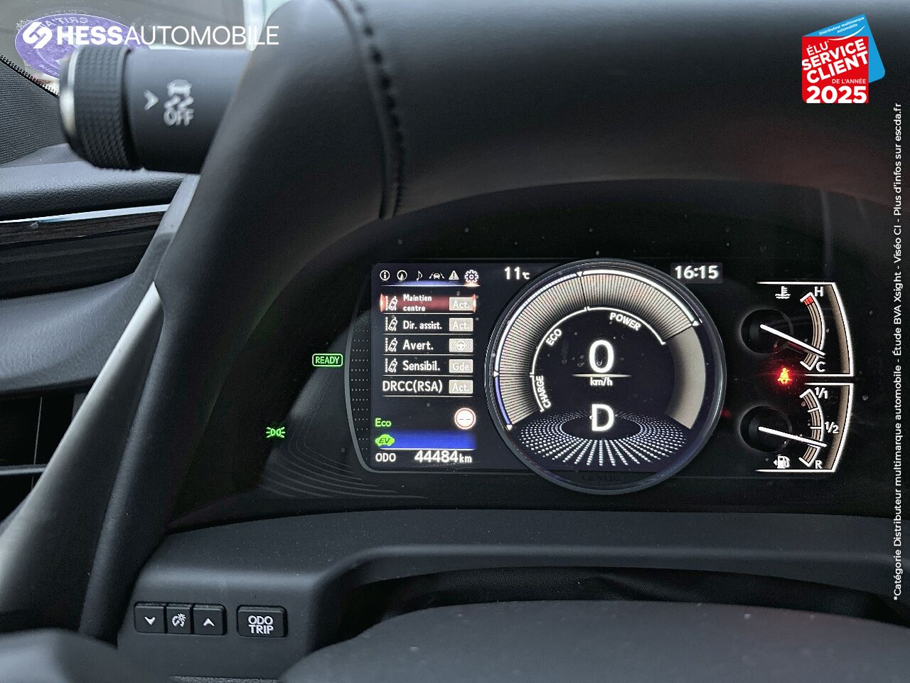 Véhicule d'occasion LEXUS ES 300H EXECUTIVE MY21 SIEGES CHAUF/VENTIL/CUIR VOLANT CHAUF GPS HUD chez Land Rover Metz