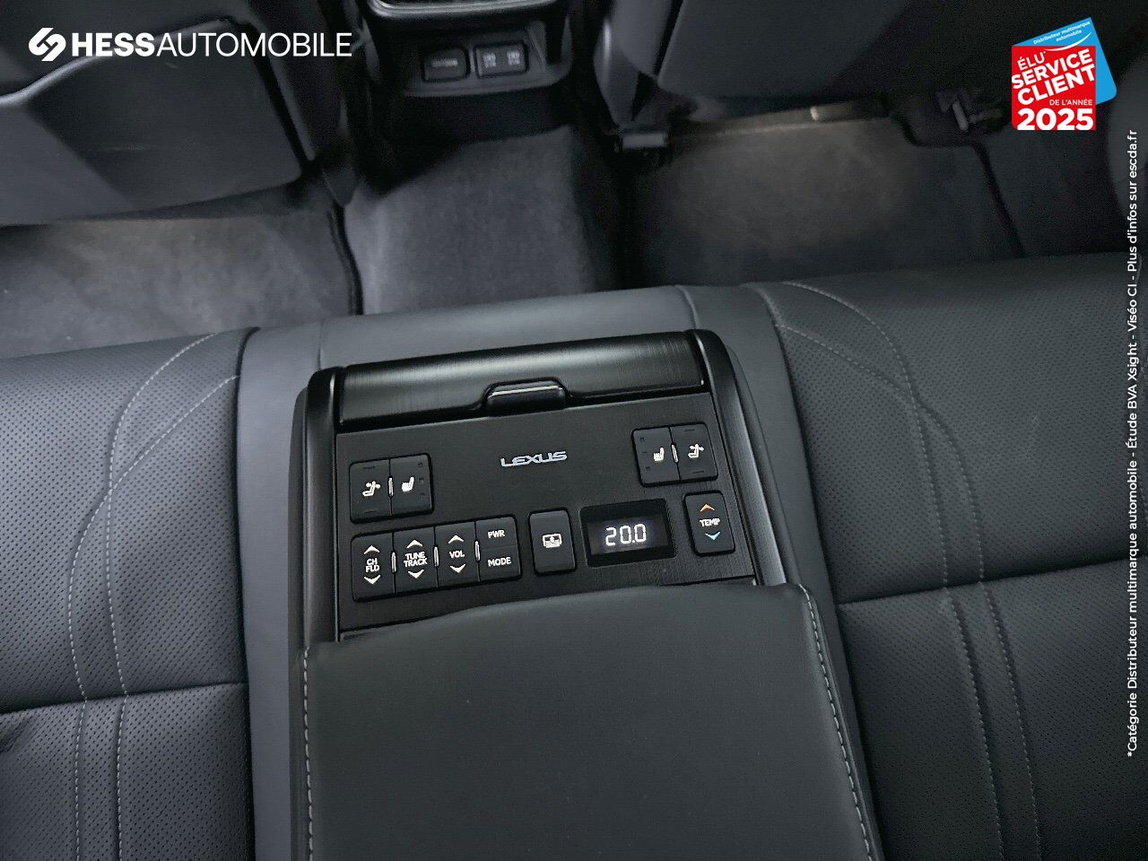 Véhicule d'occasion LEXUS ES 300H EXECUTIVE MY21 SIEGES CHAUF/VENTIL/CUIR VOLANT CHAUF GPS HUD chez Land Rover Metz