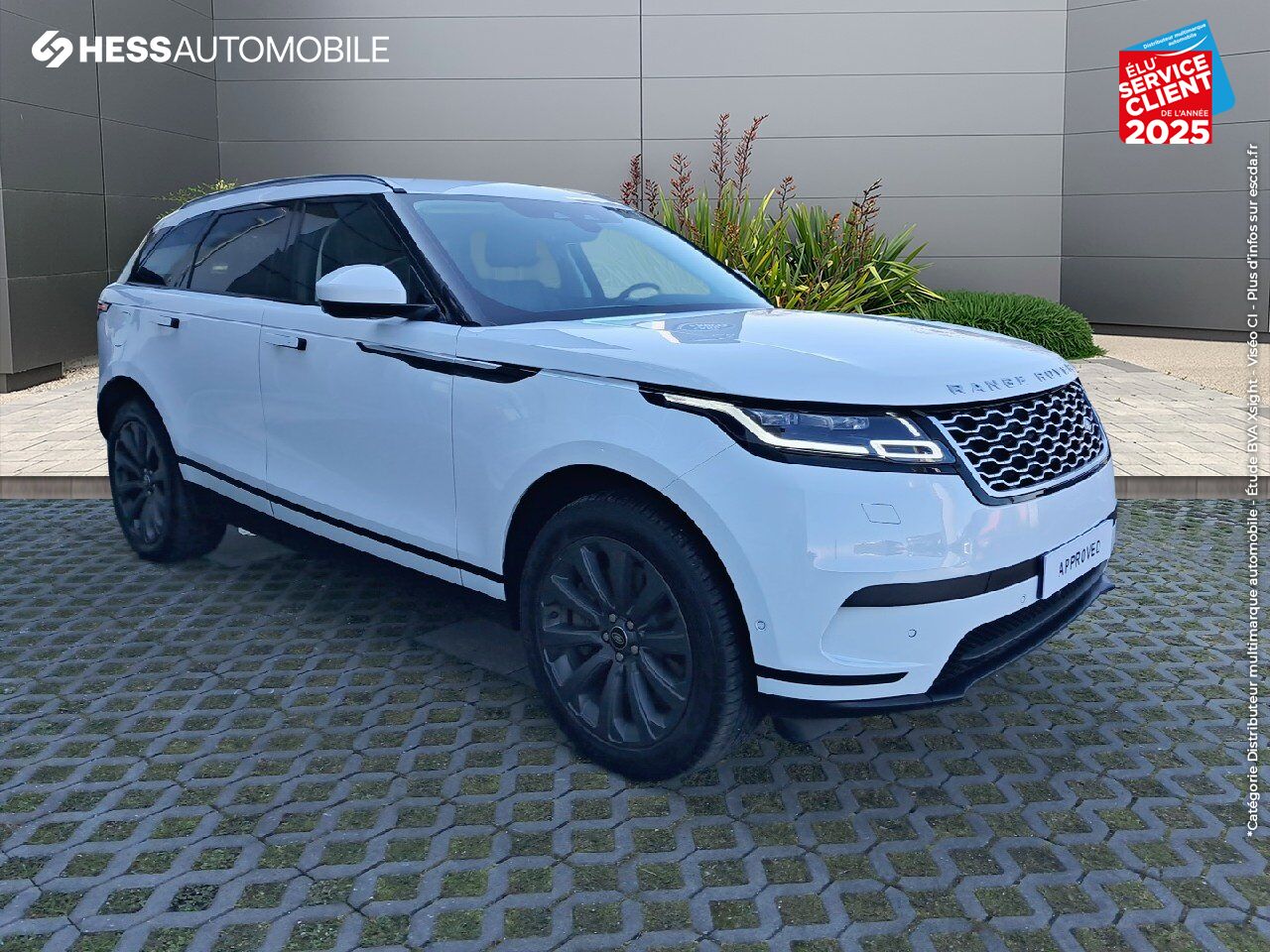 Véhicule d'occasion LAND-ROVER RANGE ROVER VELAR 2.0 P400E 404CH PHEV S AWD BVA AM23 SIEGES CHAUF/CUIR GPS CAMERA HUD MERIDIAN chez Land Rover Metz
