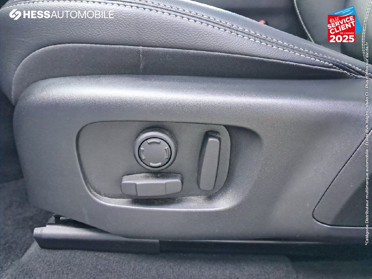 Véhicule d'occasion LAND-ROVER RANGE ROVER VELAR 2.0 P400E 404CH PHEV S AWD BVA AM23 SIEGES CHAUF/CUIR GPS CAMERA HUD MERIDIAN chez Land Rover Metz
