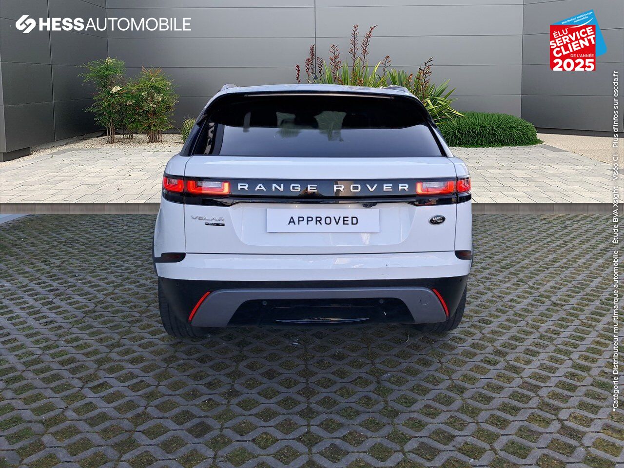 Véhicule d'occasion LAND-ROVER RANGE ROVER VELAR 2.0 P400E 404CH PHEV S AWD BVA AM23 SIEGES CHAUF/CUIR GPS CAMERA HUD MERIDIAN chez Land Rover Metz