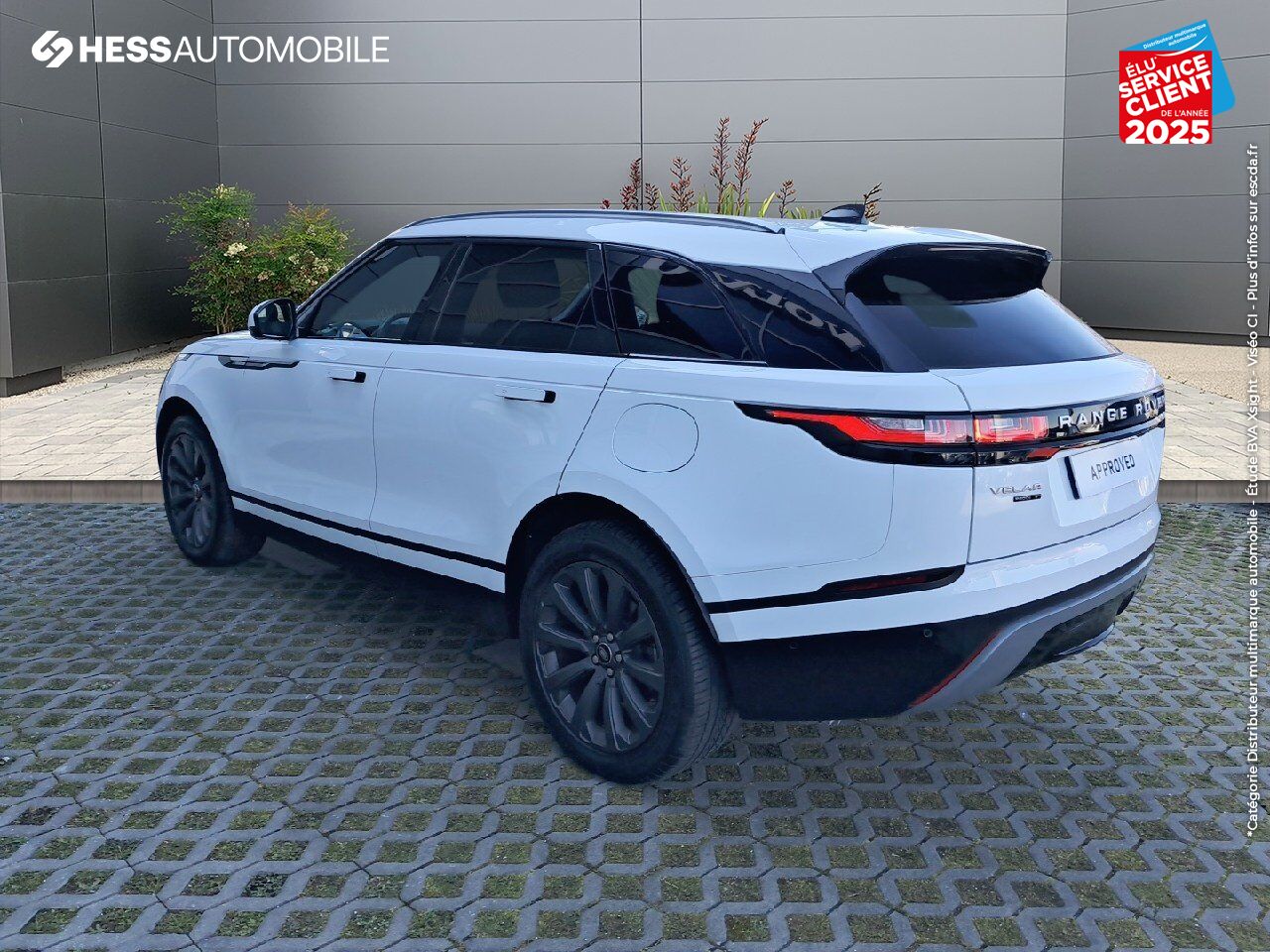 Véhicule d'occasion LAND-ROVER RANGE ROVER VELAR 2.0 P400E 404CH PHEV S AWD BVA AM23 SIEGES CHAUF/CUIR GPS CAMERA HUD MERIDIAN chez Land Rover Metz