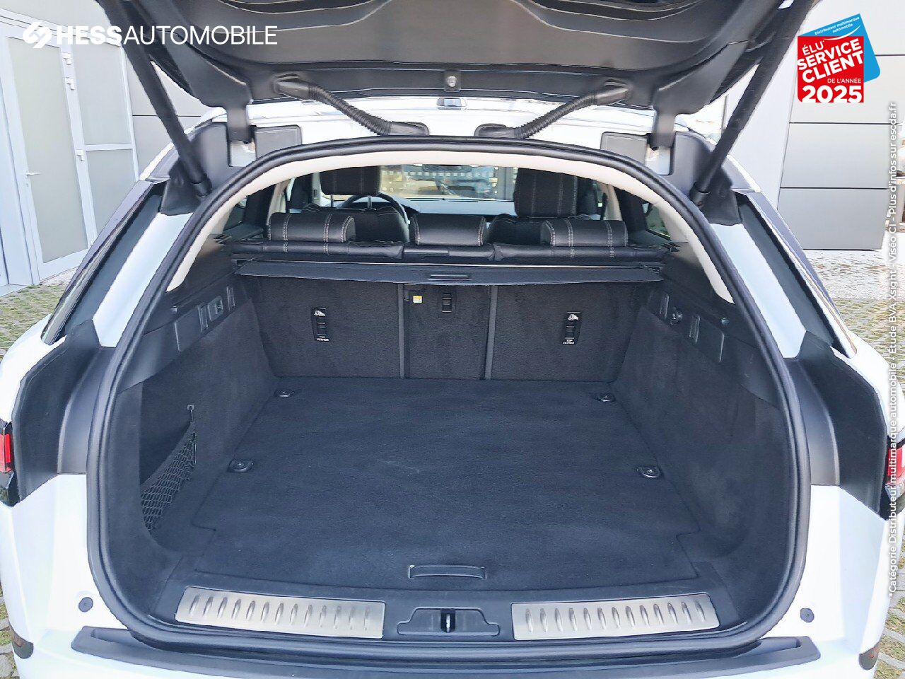 Véhicule d'occasion LAND-ROVER RANGE ROVER VELAR 2.0 P400E 404CH PHEV S AWD BVA AM23 SIEGES CHAUF/CUIR GPS CAMERA HUD MERIDIAN chez Land Rover Metz