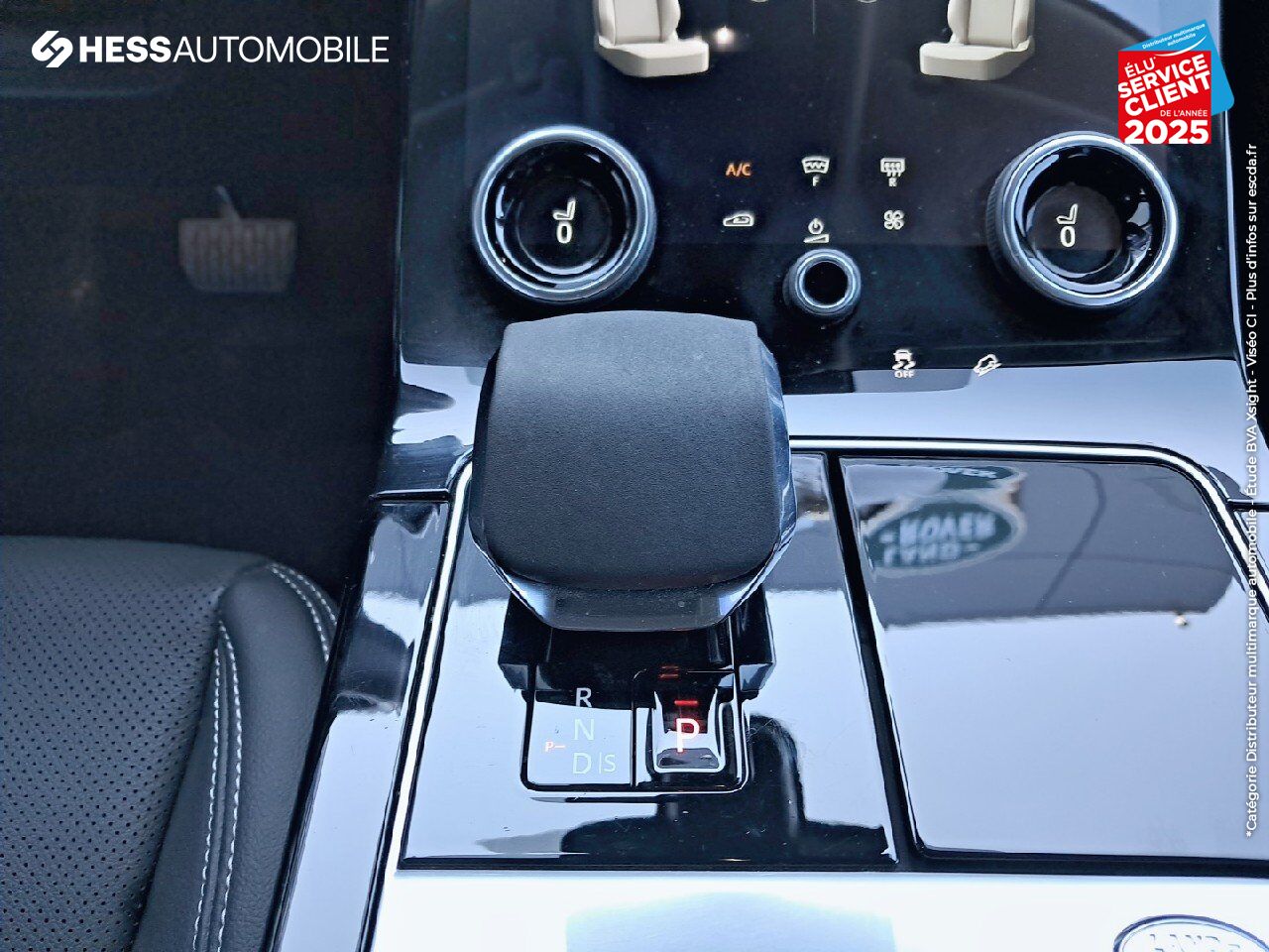 Véhicule d'occasion LAND-ROVER RANGE ROVER VELAR 2.0 P400E 404CH PHEV S AWD BVA AM23 SIEGES CHAUF/CUIR GPS CAMERA HUD MERIDIAN chez Land Rover Metz