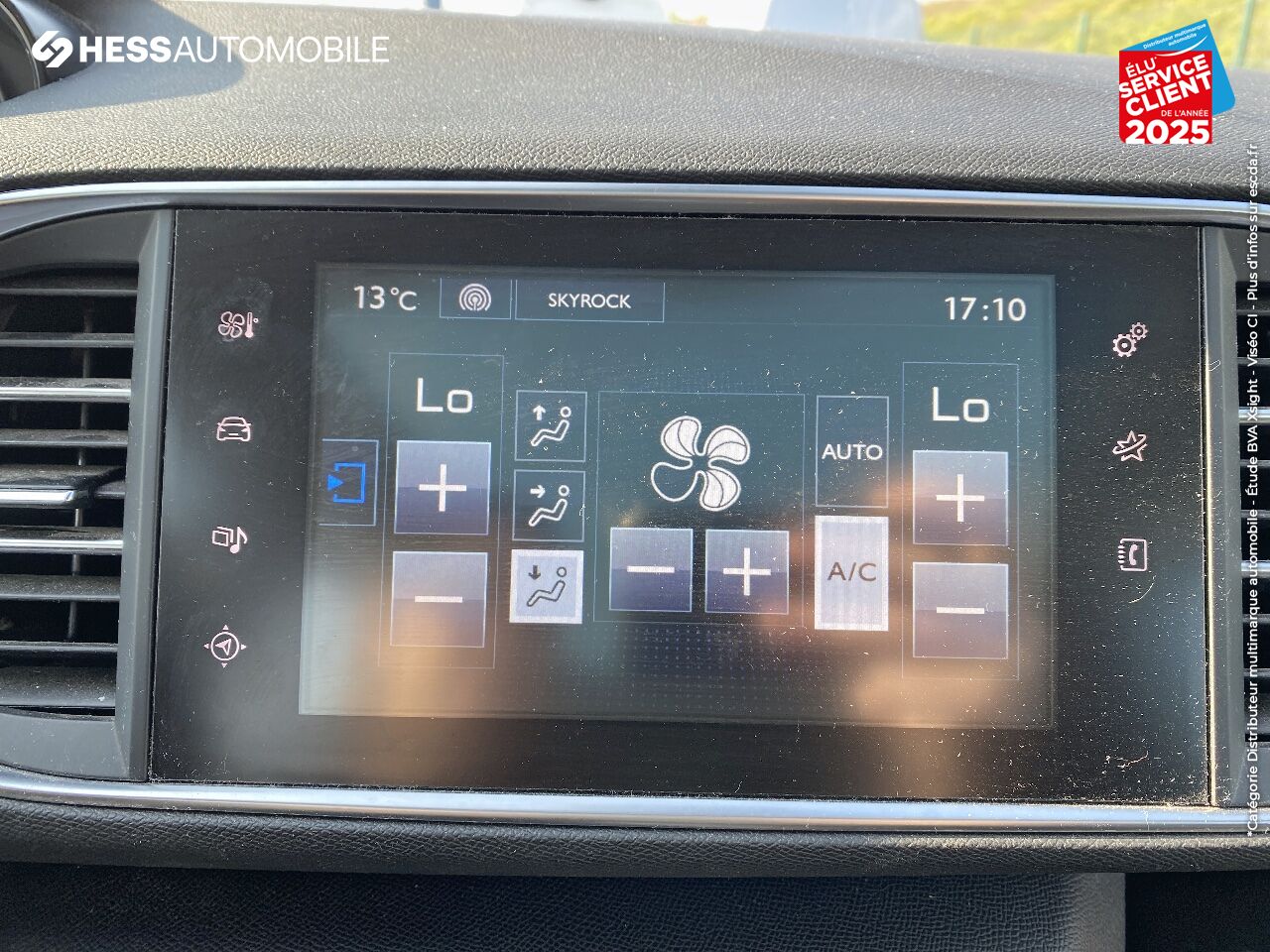 Véhicule d'occasion PEUGEOT 308 SW 2.0 BLUEHDI FAP 150CH BUSINESS LINE chez Peugeot Reims