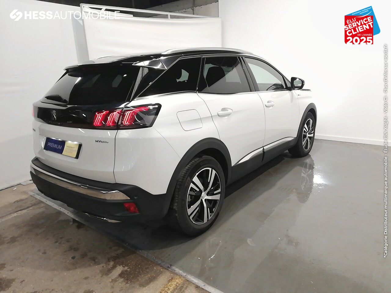 Véhicule d'occasion PEUGEOT 3008 HYBRID 225CH GT LINE E-EAT8 chez Peugeot Charleville