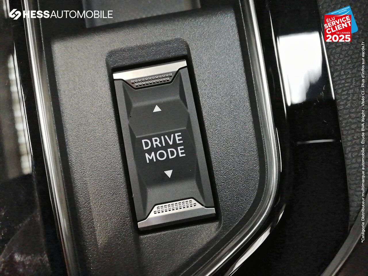 Véhicule d'occasion PEUGEOT 3008 HYBRID 225CH GT LINE E-EAT8 chez Peugeot Charleville