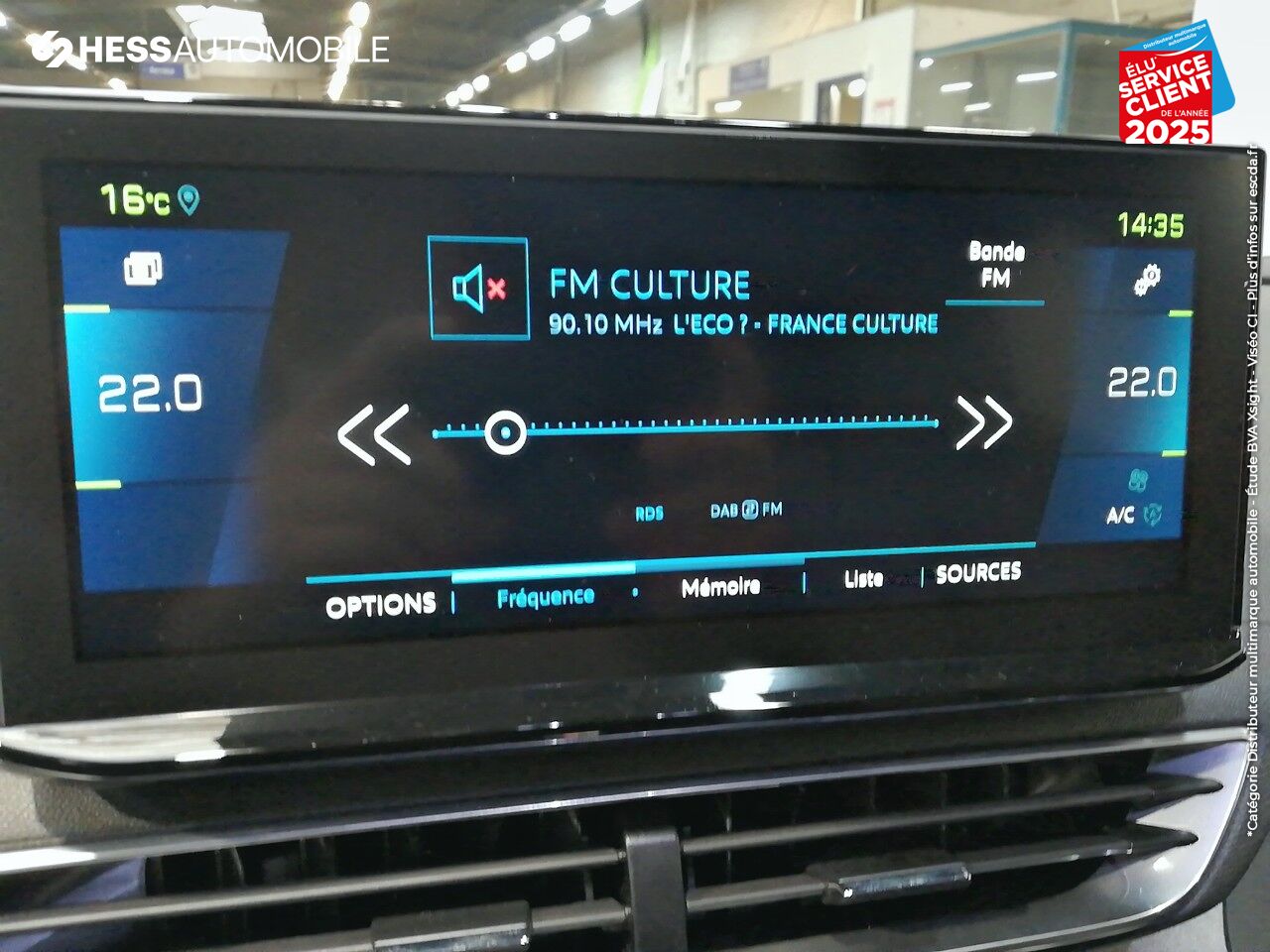 Véhicule d'occasion PEUGEOT 3008 HYBRID 225CH GT LINE E-EAT8 chez Peugeot Charleville