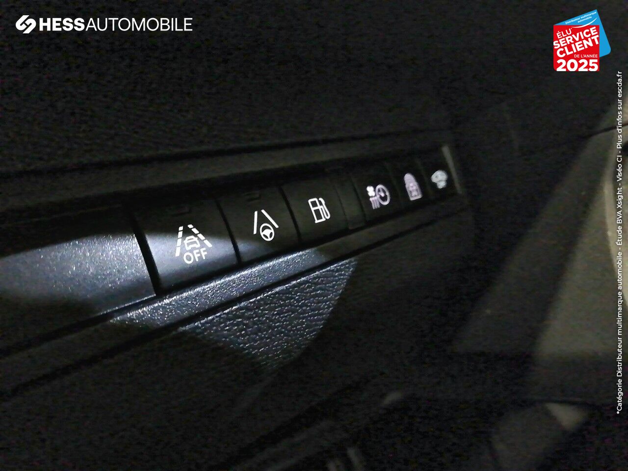 Véhicule d'occasion PEUGEOT 3008 HYBRID 225CH GT LINE E-EAT8 chez Peugeot Charleville