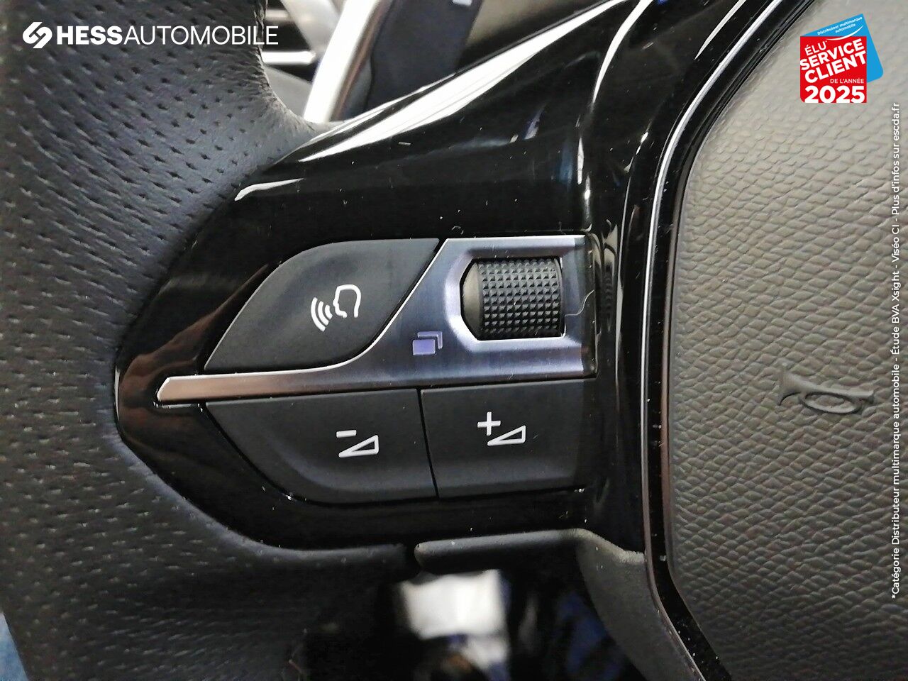 Véhicule d'occasion PEUGEOT 3008 HYBRID 225CH GT LINE E-EAT8 chez Peugeot Charleville