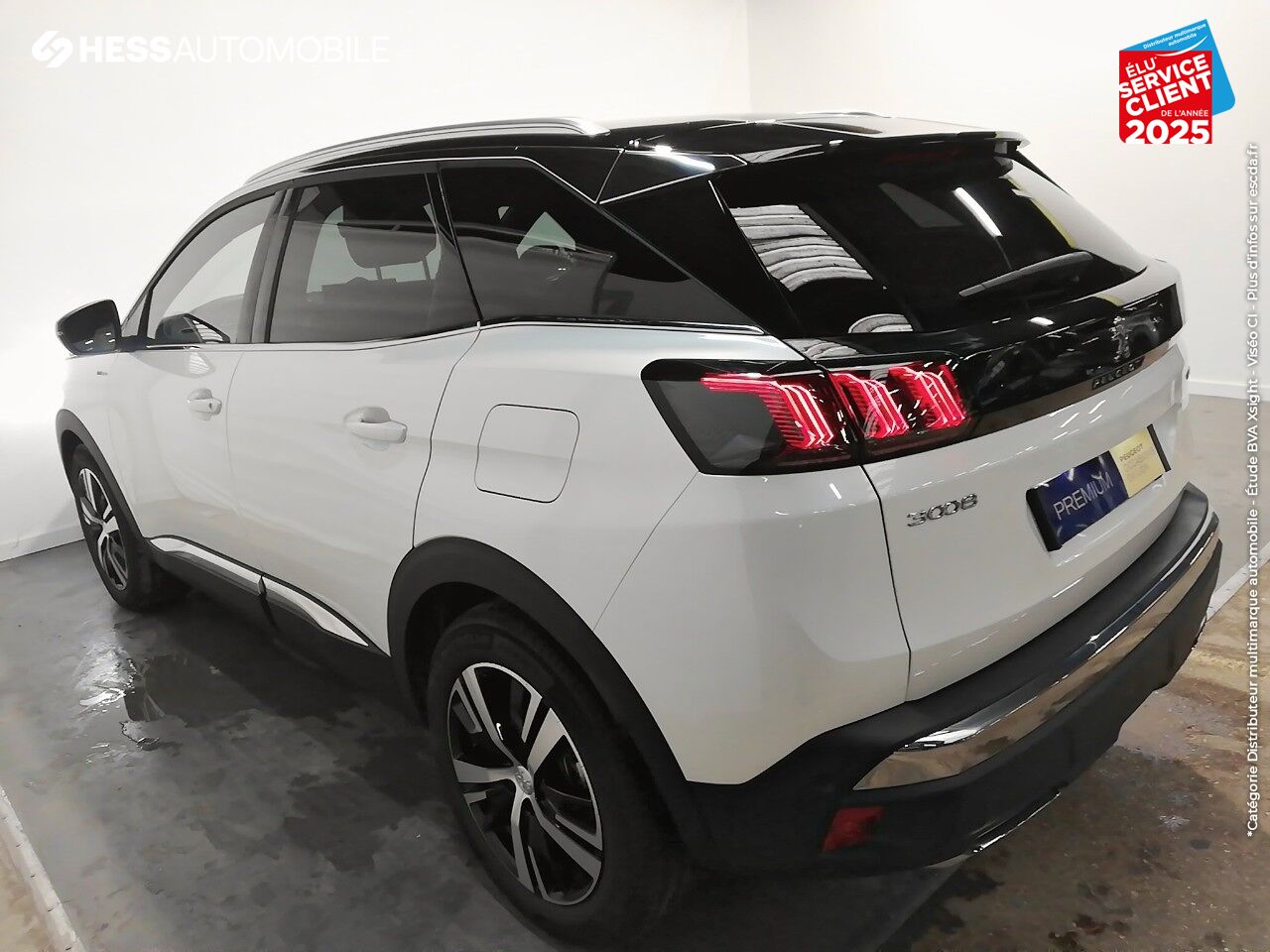 Véhicule d'occasion PEUGEOT 3008 HYBRID 225CH GT LINE E-EAT8 chez Peugeot Charleville