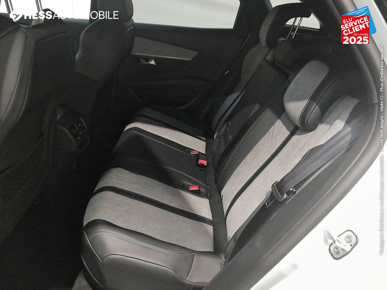 Véhicule d'occasion PEUGEOT 3008 HYBRID 225CH GT LINE E-EAT8 chez Peugeot Charleville