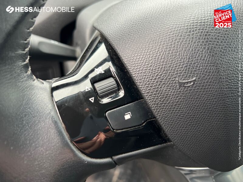 Véhicule d'occasion PEUGEOT 308 1.5 BLUEHDI 130CH S/S ALLURE PACK GPS CAMERA RADAR AV/AR CAR PLAY chez Peugeot Hirson