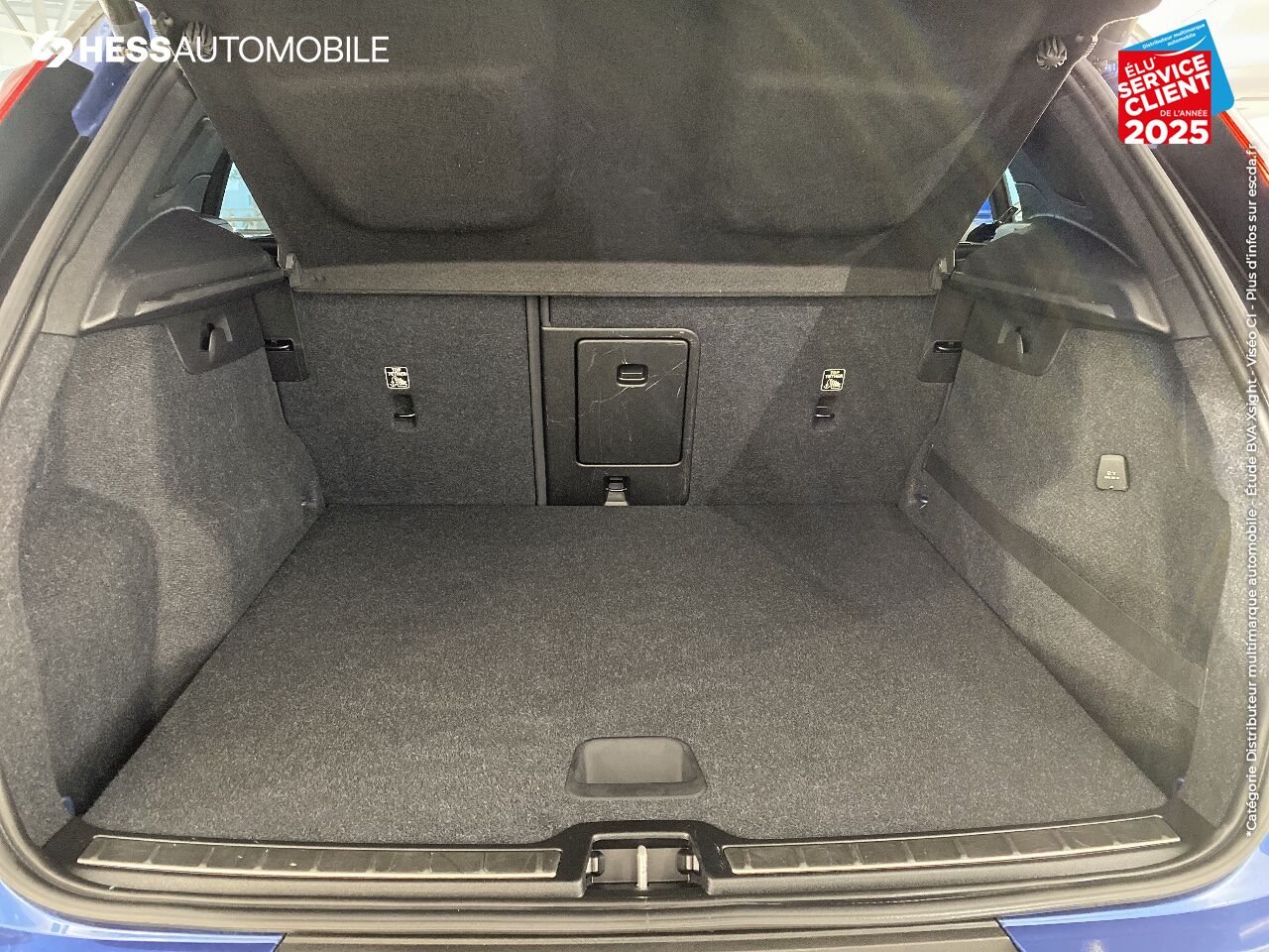 Véhicule d'occasion VOLVO XC40 T3 163CH R-DESIGN GPS RADAR AR chez Volvo Strasbourg