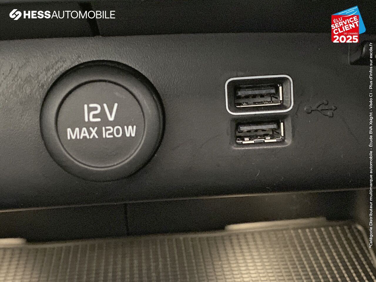 Véhicule d'occasion VOLVO XC40 T3 163CH R-DESIGN GPS RADAR AR chez Volvo Strasbourg